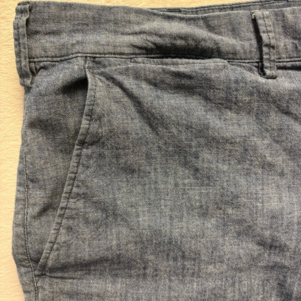 GAP Shorts‎ Men Sz 36 Chambray Blue Essential Khaki 10" Inseam Lightweight - Picture 8 of 13